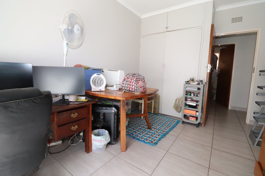 To Let 3 Bedroom Property for Rent in La Hoff North West